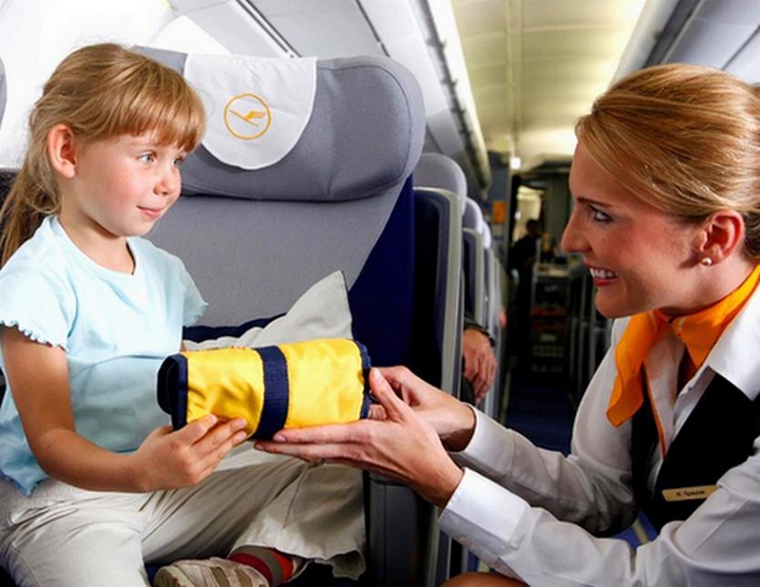 Кресло для ребенка в самолет