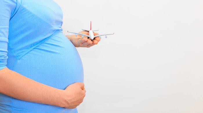На каком сроке беременности безопасно летать в самолёте